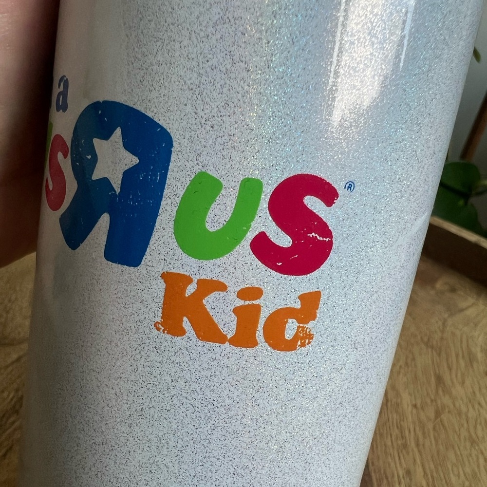 I’m A Toys R Us Kid Iridescent Water Bottle - Picture 5 of 5